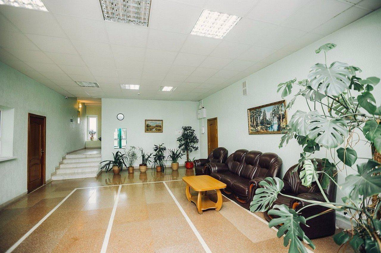 Hotel Raduga Astravyets Екстер'єр фото